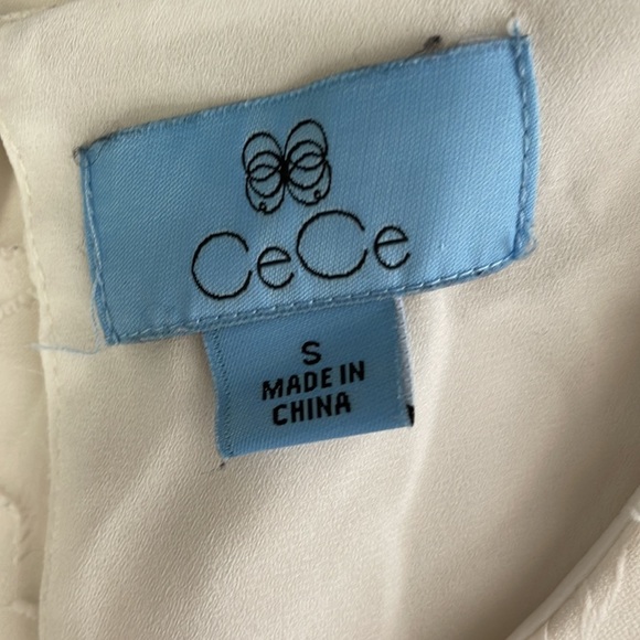 CECE Pleated Sleeveless Blouse - Picture 4 of 5